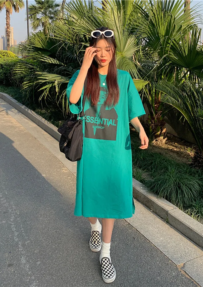 GRAPHIC PRINT GREEN MIDI T-SHIRT DRESS