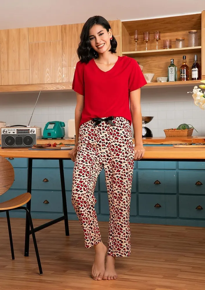 V-neck Nightwear T-shirt & Printed Pyjama Pants