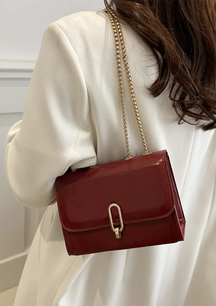 RECTANGULAR RED ADJUSTABLE STRAP SHOULDER BAG