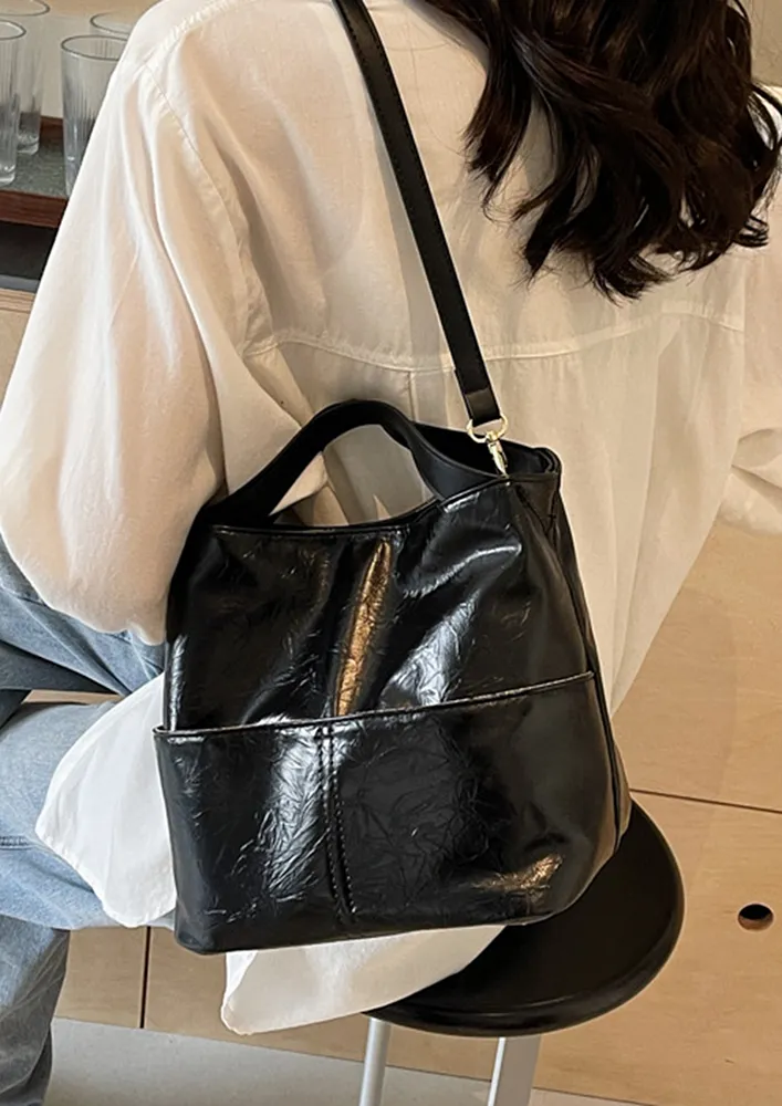BLACK TEXTURED OUTER COMPARTMENTS TOTE BAG