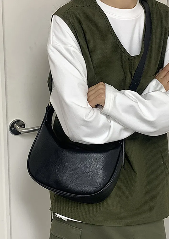 BLACK TEXTURED ZIP-UP CROSSBODY BAG