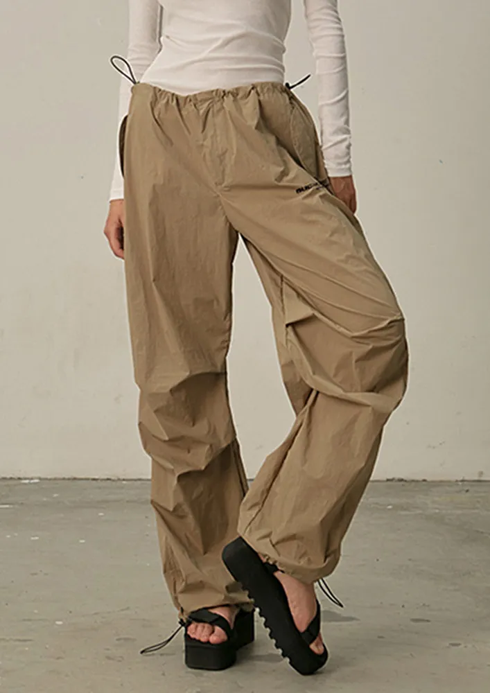 KHAKI PLEATED KNEE PARACHUTE PANTS