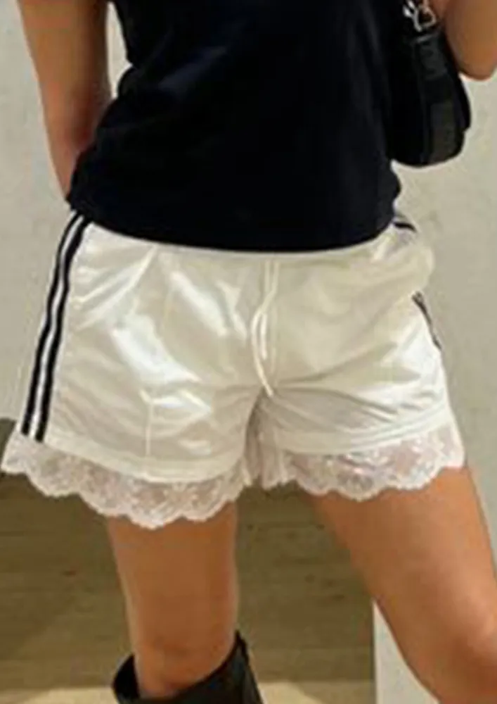 White Lace-hem Straight Shorts