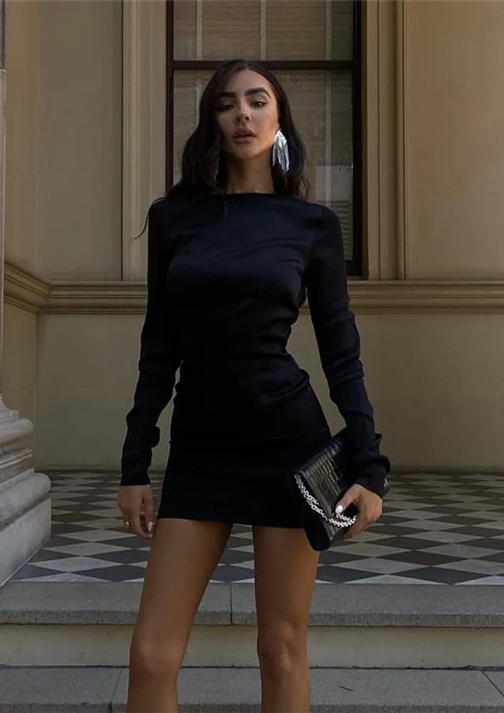 BACKLESS BLACK BOAT NECK DRESS