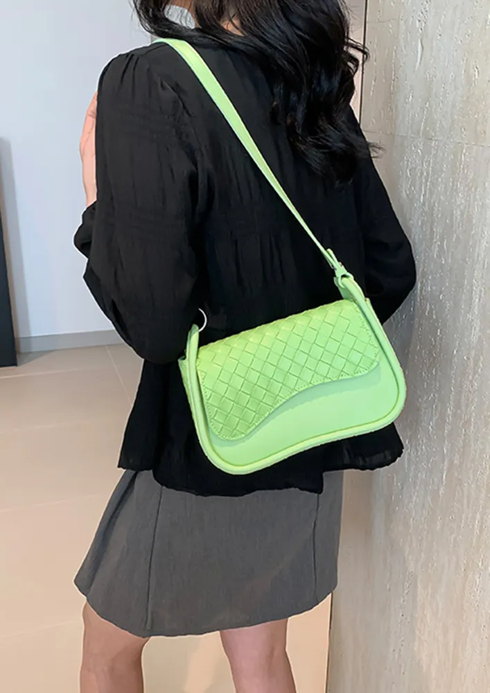 GREEN TEXTURED FLAP SHOULDER BAG