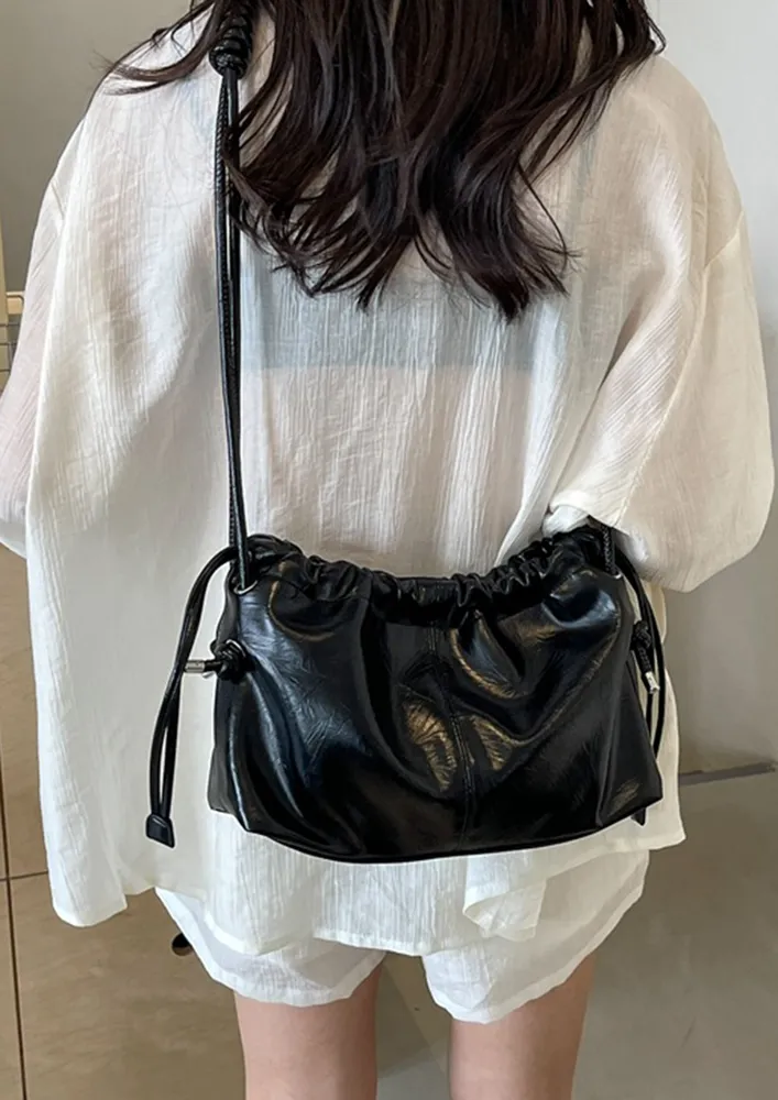 BLACK LAYERED STRAP SHOULDER BAG