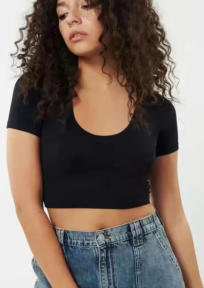 BLACK U-NECK SLIM FIT CROP TOP