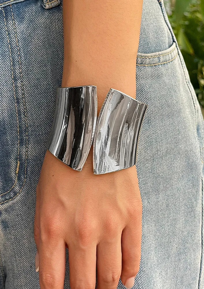 SILVER-PLATED CHUNKY CLIP-ON CUFF BRACELET