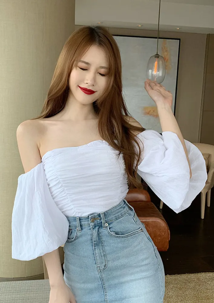 OFF-SHOULDER SHIRRING WHITE TOP