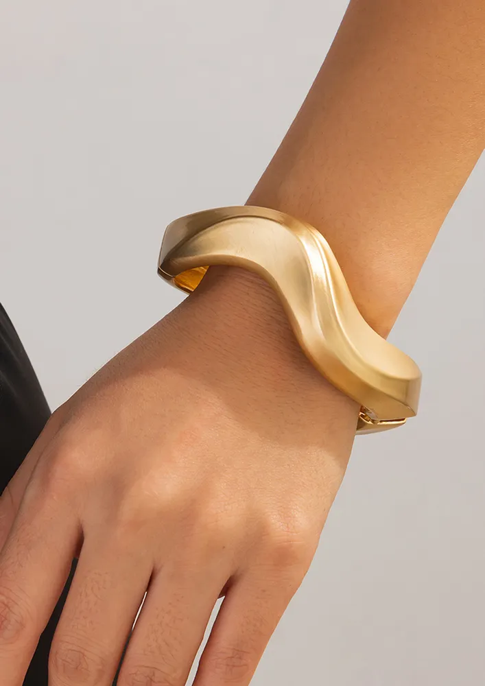 GOLD-PLATED ABSTRACT CLIP-ON BRACELET