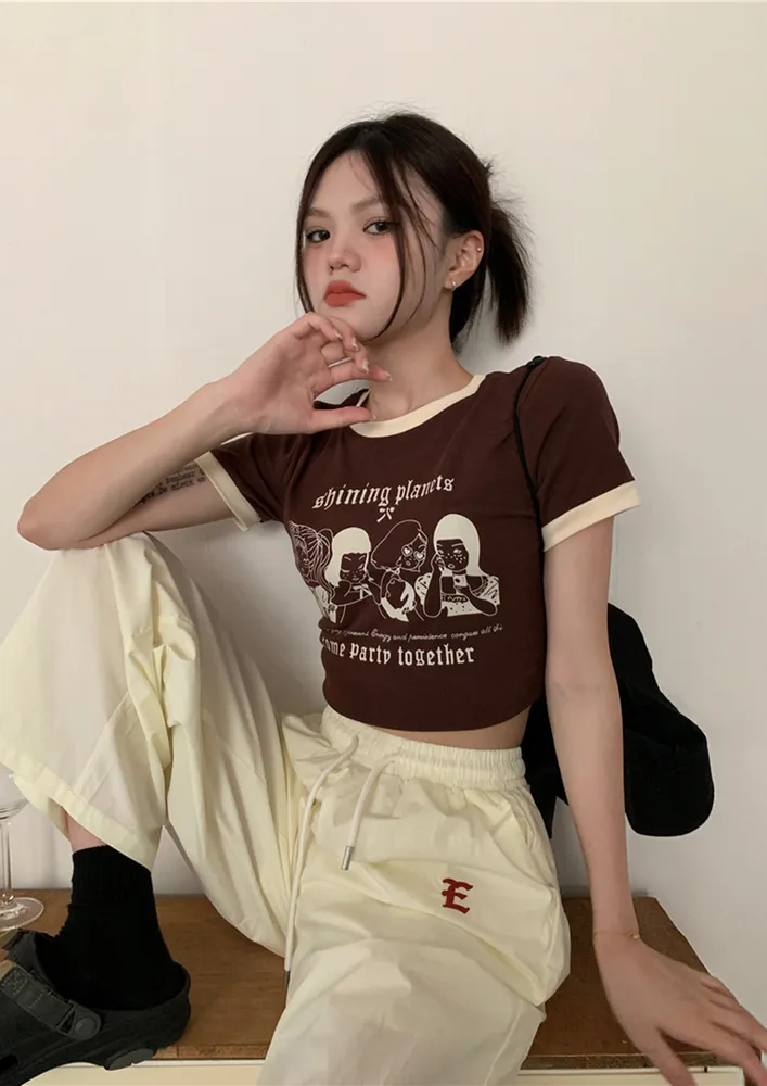 PRINTED BROWN CROP T-SHIRT