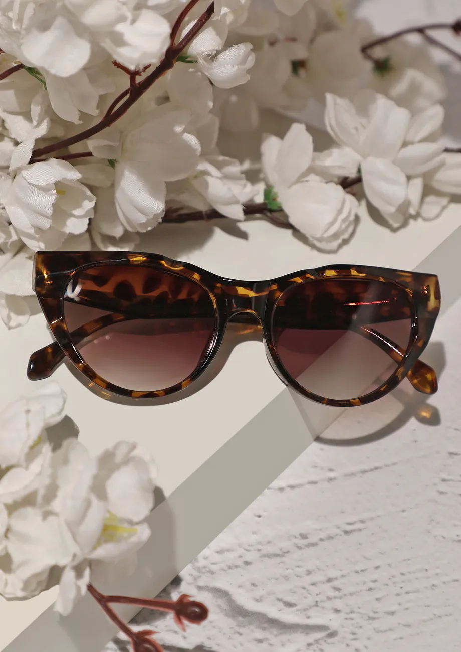 Buy BROWN CAT EYE SUNGLASSES for Women Online in India