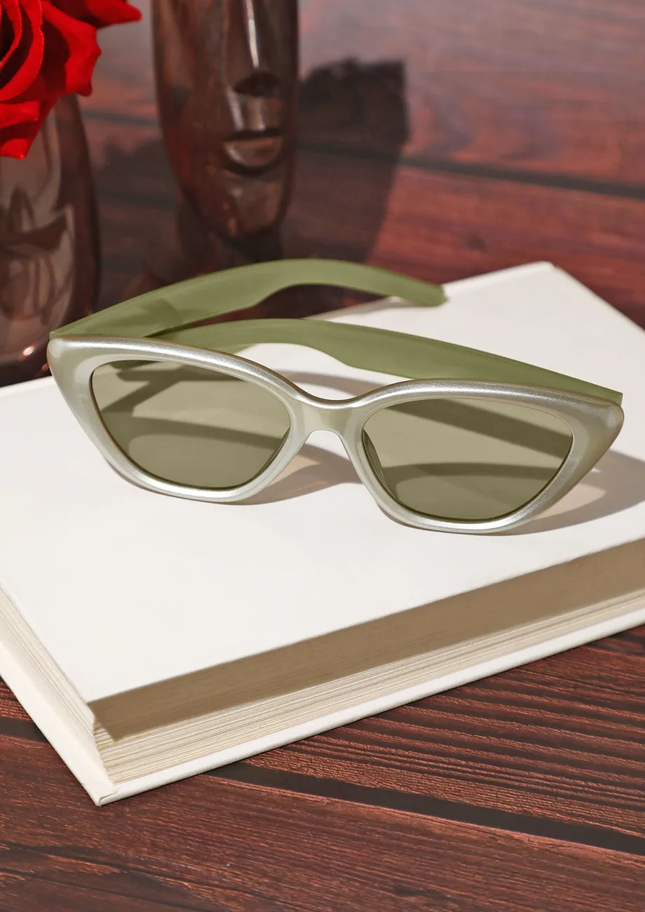 CATEYE GREEN TINTED SUNGLASSES