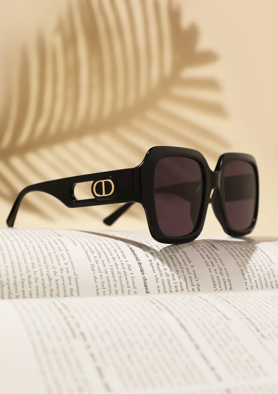 Buy BLACK SQUARE FRAME SUNGLASSES for Women Online in India