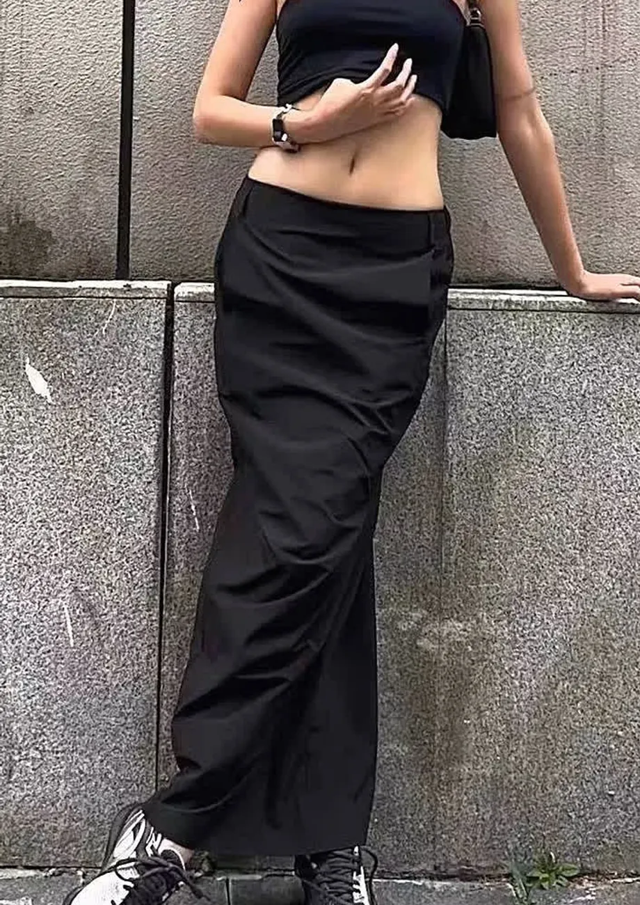 BLACK PARACHUTE SHIRRED MAXI SKIRT