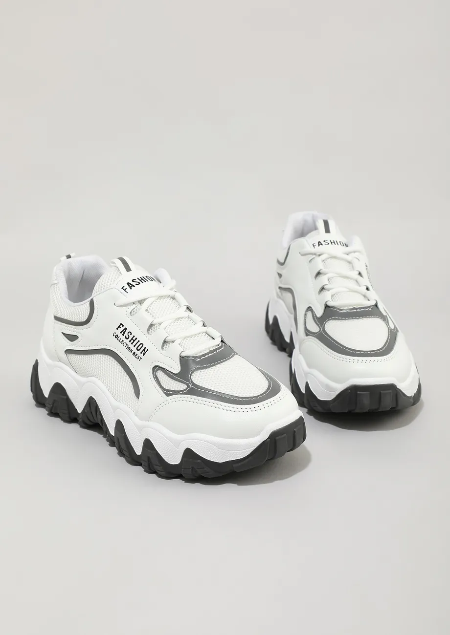 MIX OF CLASSICS GREY TRAINERS