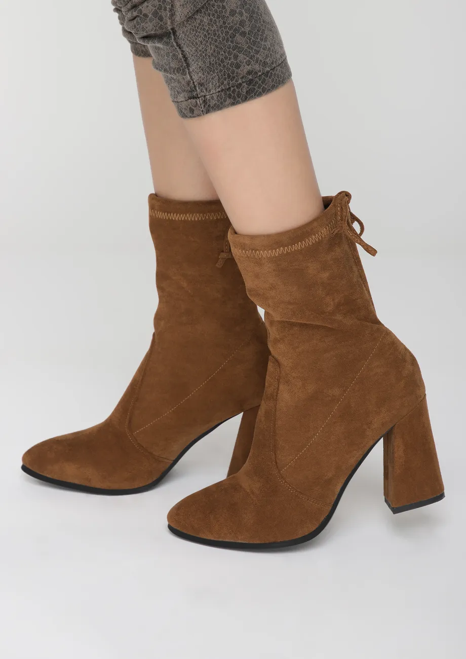 Boots with belt attached suede hotsell