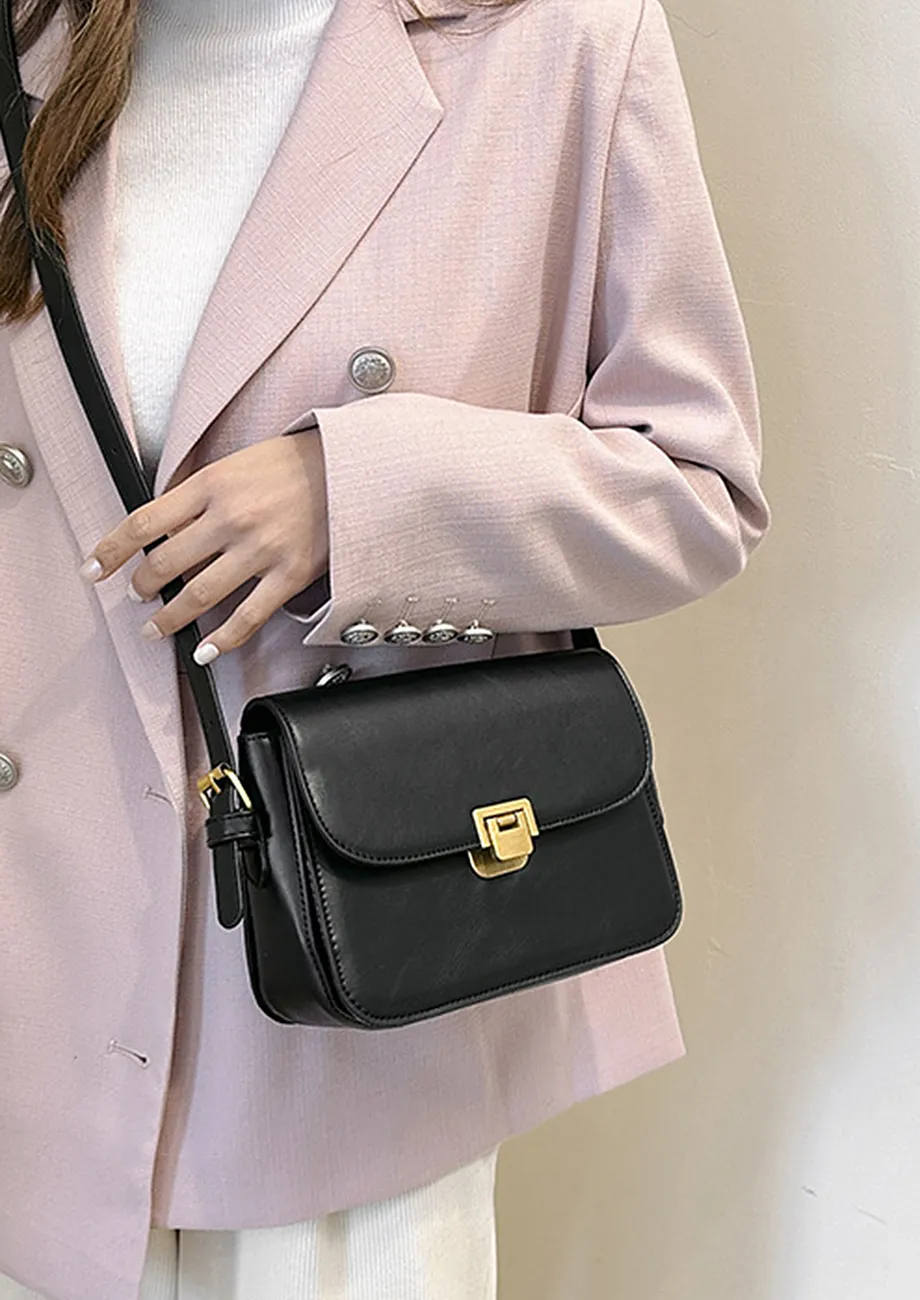 TUCK LOCK FLAP SHOULDER BLACK BAG