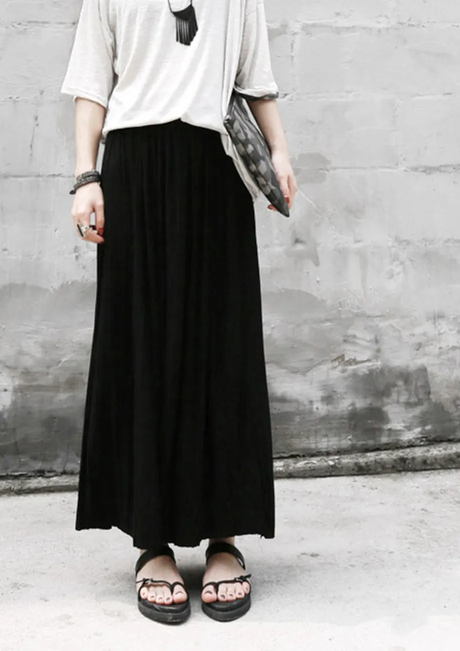 A BASIC DAY BLACK SKIRT