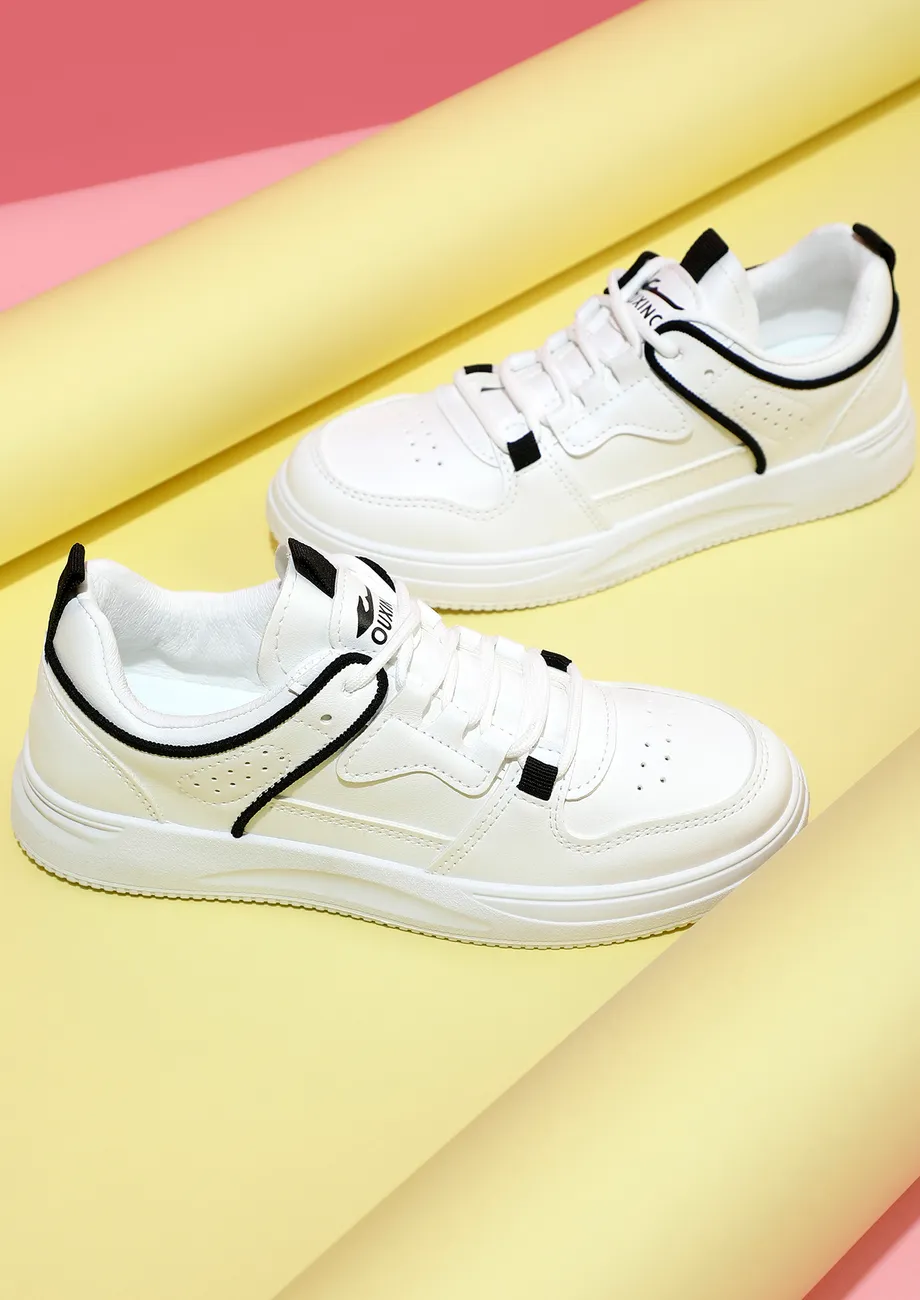 SAYS THE CASUAL GAL BLACK SNEAKERS