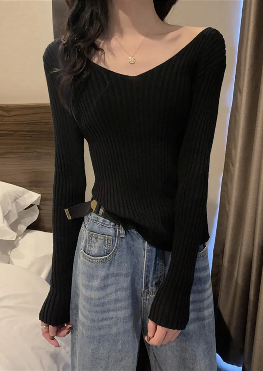 Buy SOLID RIB-KNIT V-NECK BLACK SIDE SLITS TOP for Women