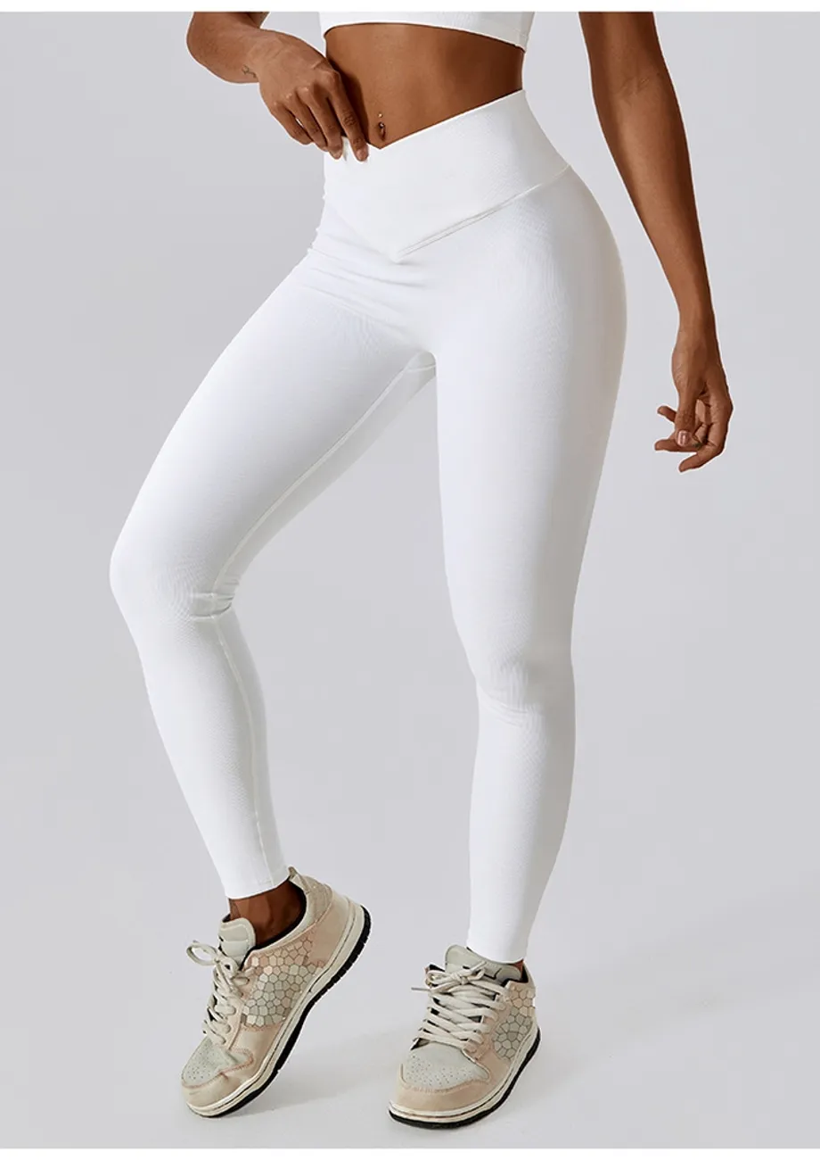 White activewear leggings 2025