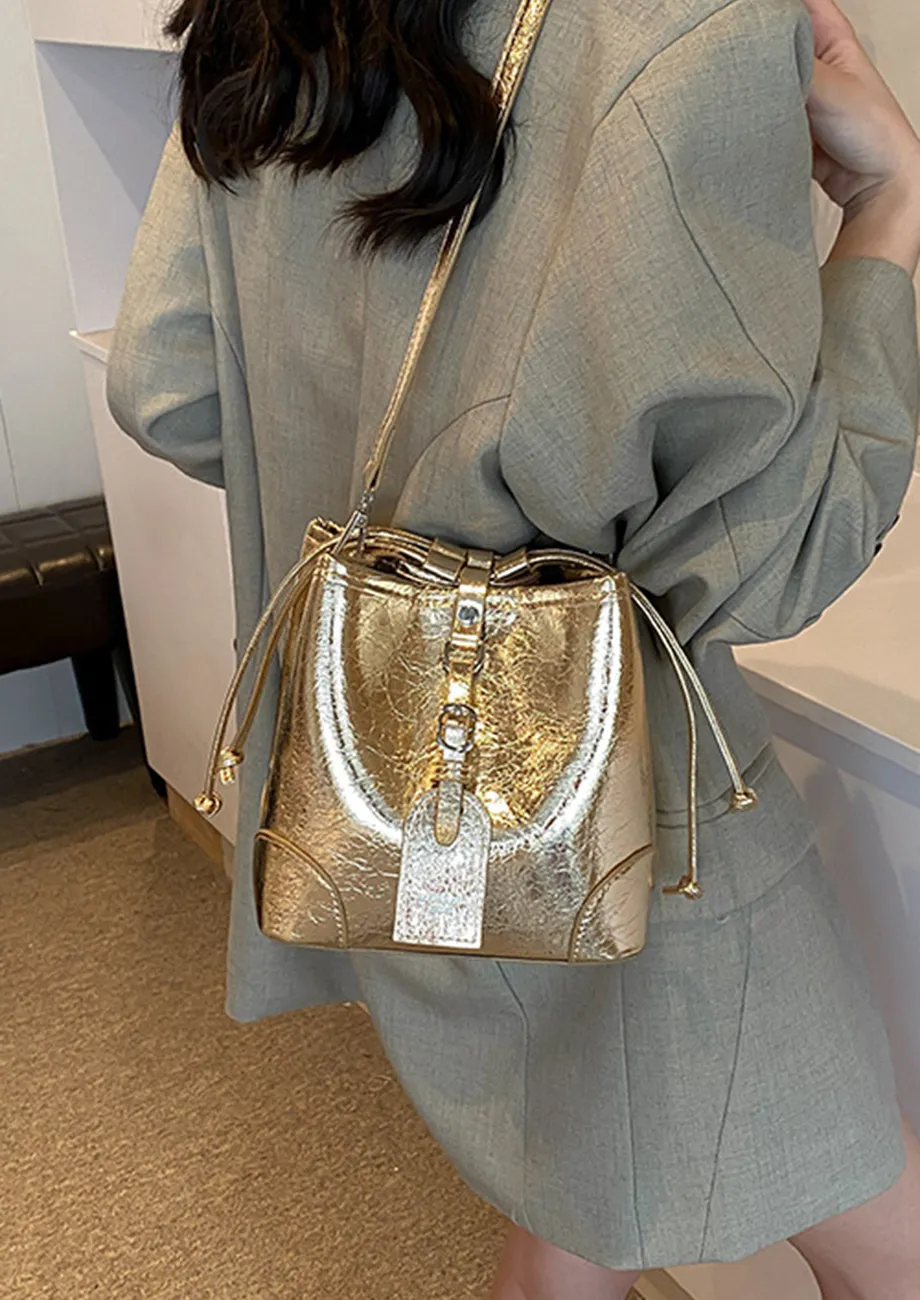 GOLDEN TEXTURED BUCKET BAG