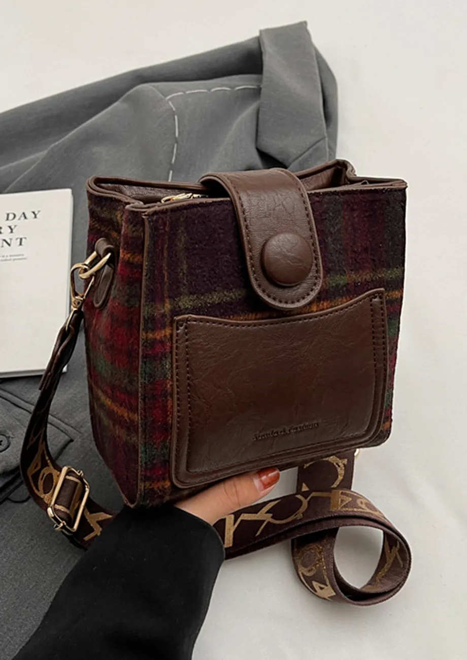 PRINTED STRAP RETRO RED PLAID SLING BAG