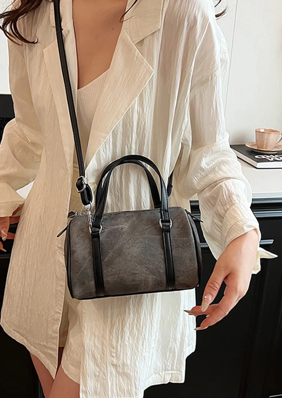 BLACK CROSSBODY BARREL BAG